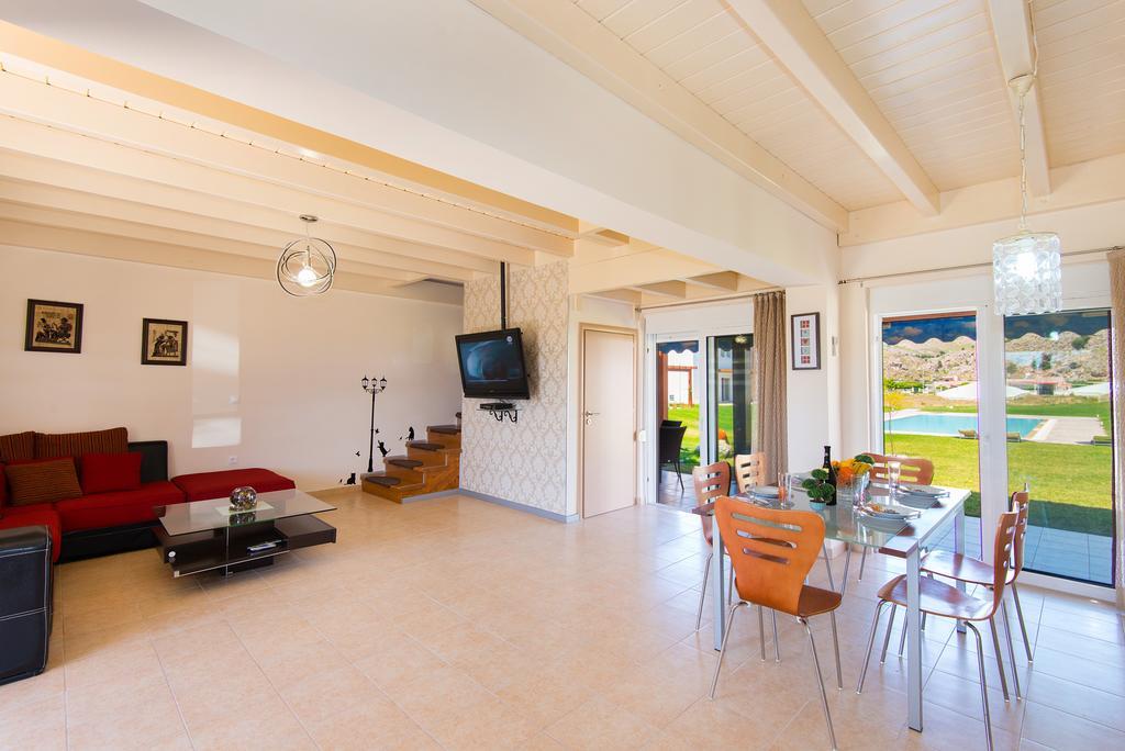 Kolymbia Villas By Stayonrhodes ภายนอก รูปภาพ